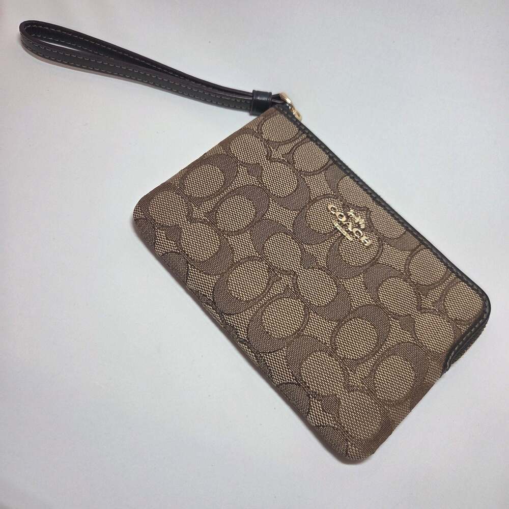 Coach Signature Canvas Corner Zip Wristlet Khaki Brown F58033 NWT